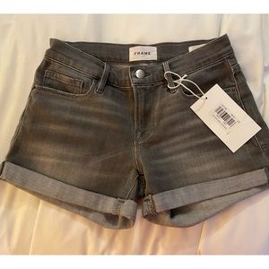 Nwt Frame Le cutoff Jean shorts in Grey size 24
